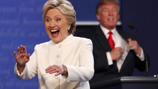 Кандидаты в президенты США Хиллари Клинтон и Дональд Трамп после окончания последних дебатов - اسپوتنیک افغانستان  