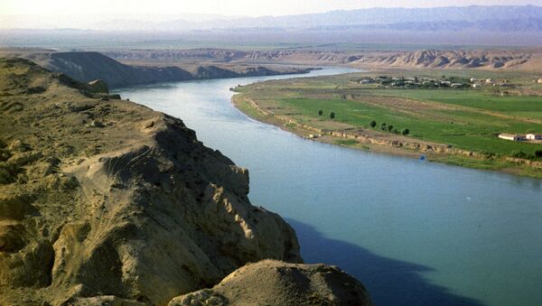 Река Сырдарья в районе города Худжанда. Архивное фото - اسپوتنیک افغانستان  