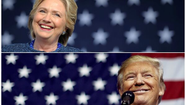 U.S. presidential nominees Hillary Clinton (top) and Donald Trump speak at campaign rallies in Cedar Rapids, Iowa, U.S. October 28, 2016 and Delaware, Ohio October 20, 2016 in a combination of file photos. - اسپوتنیک افغانستان  