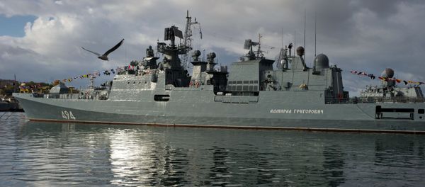 Фрегат Адмирал Григорович в день празднования 320-летия военно-морского флота в Севастополе Фрегат Адмирал Григорович в день празднования 320-летия военно-морского флота в Севастополе - اسپوتنیک افغانستان