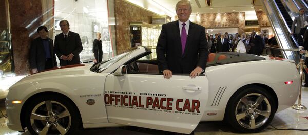 Дональд Трамп возле Chevrolet Camaro Indy 500 - اسپوتنیک افغانستان  