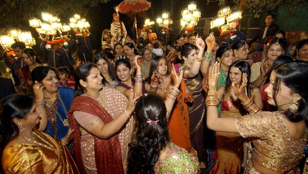سیاستمدار هندوستانی در مراسم عروسی دختر خود 74 میلیون دالر مصرف نمود - اسپوتنیک افغانستان  
