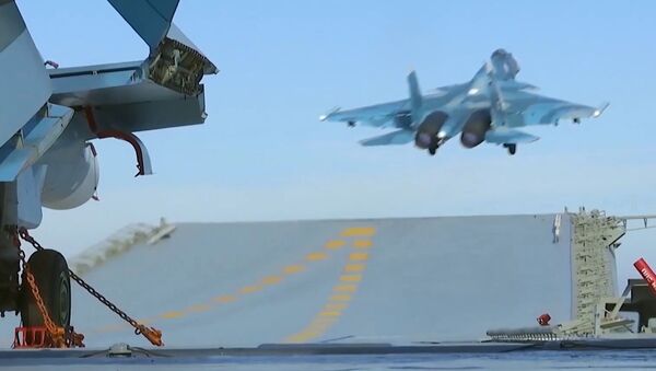 حملات هواپیما های جنگی Su-33 از کشتی هواپیما بردارادمیرال کوزنیتوف - اسپوتنیک افغانستان  