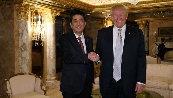 Премьер-министр Японии Синдзо Абэ и избранный президент США Дональд Трамп - اسپوتنیک افغانستان  