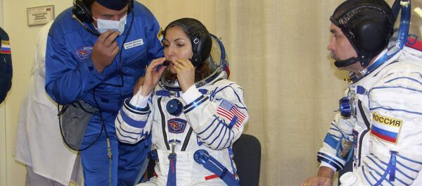 Тренировка членов экипажа космического корабля Союз ТМА-9 Тренировка членов экипажа космического корабля Союз ТМА-9 - اسپوتنیک افغانستان